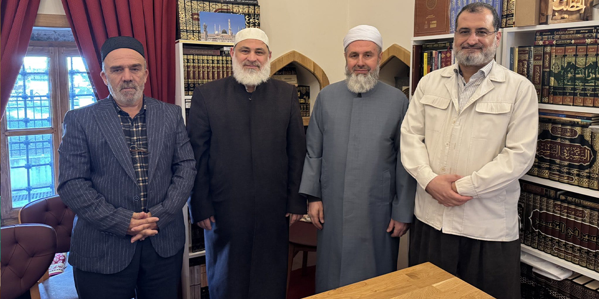 Seydalarımızdan Bir Heyet Suriye Ulemasından Muhaddis Şeyh Mucir El-Hatib'i Ziyaret Etti